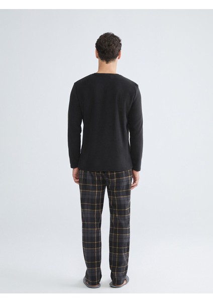 Yeni Sezon Standart Kalıp Ekose Polar Erkek Pijama Takımı fırsatları