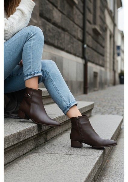 Kadın Alçak Topuk Metal Detaylı Bilek Boy Fermuarlı Bot Bootie fiyatları