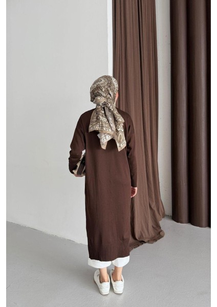 Kol Manşeti Düğmeli Uzun Hırka