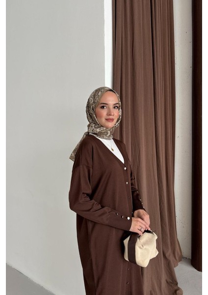 Kol Manşeti Düğmeli Uzun Hırka