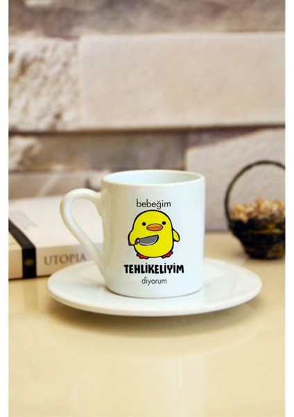 Tehlikeliyim Diyorum Baskılı Beyaz Türk Kahvesi Fincanı