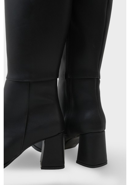 Betti Kadın Bot indirimleri