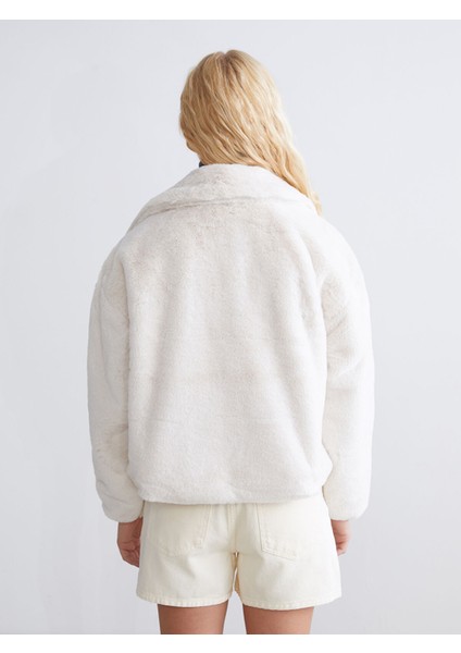 Yeni Sezon Gömlek Yaka Kadın Pelüş Mont indirimleri