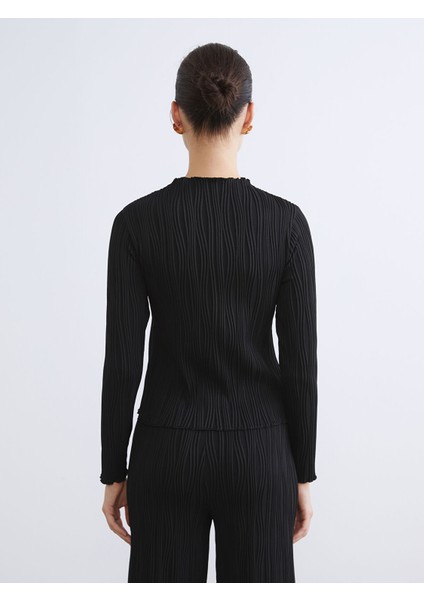 Yeni Sezon Dik Yaka Dokulu Kadın Body fırsatları