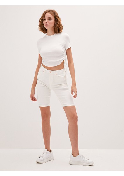 Yeni Sezon Kadın Cep Detaylı Düz Jean Şort