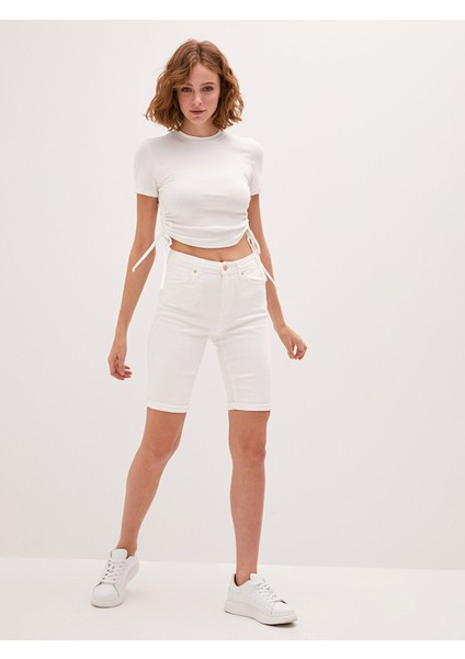 Yeni Sezon Kadın Cep Detaylı Düz Jean Şort modelleri