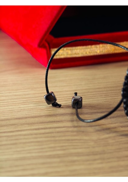 Makrome Bileklik El Yapımı Saf Doğaltaş Özel Yapım Hematit Taşı, Lav Taşı, Akik Taşı, Amatis Taşı