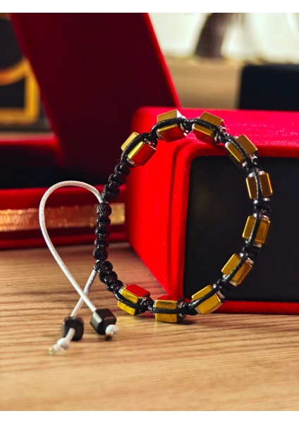 Makrome Bileklik El Yapımı Saf Doğaltaş Özel Yapım Hematit Taşı, Lav Taşı, Akik Taşı, Amatis Taşı indirimleri