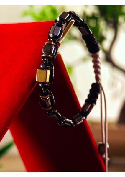 Makrome Bileklik El Yapımı Saf Doğaltaş Özel Yapım Hematit Taşı, Lav Taşı, Akik Taşı, Amatis Taşı fırsatları