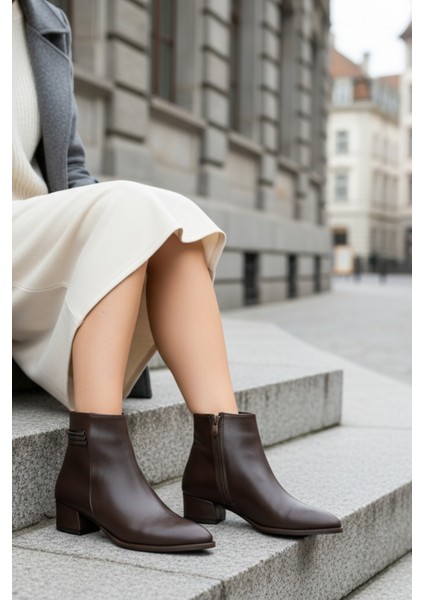 Kadın Alçak Topuk Metal Detay Fermuarlı Günlük Bot Bootie