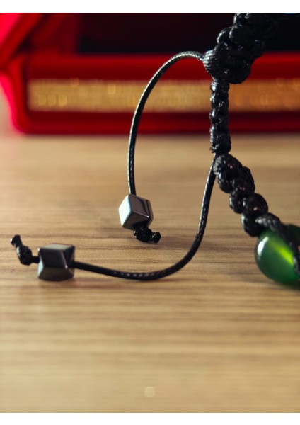 Makrome Bileklik El Yapımı Saf Doğaltaş Özel Yapım Hematit Taşı, Lav Taşı, Akik Taşı, Amatis Taşı