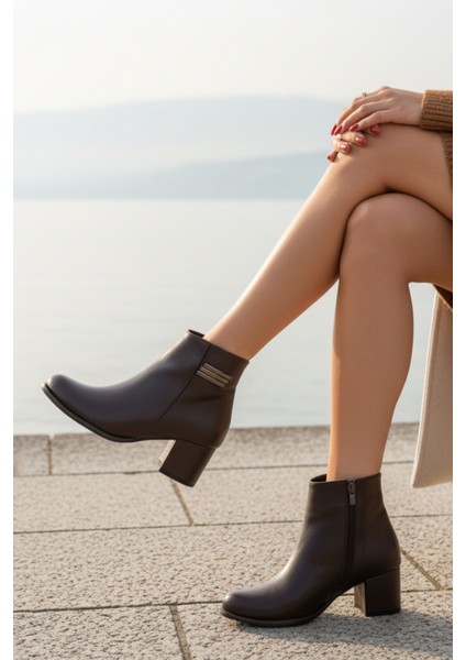 Kadın Kalın Topuklu Metal Detay Fermuarlı Günlük Bot Bootie fırsatları