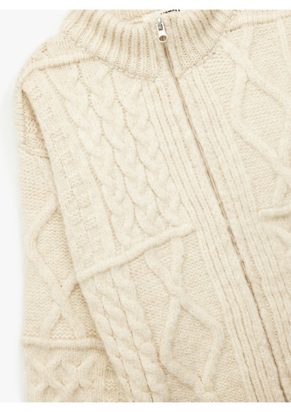 Saç Örgü Dokulu Uzun Kollu Fermuarlı Triko Hırka