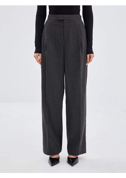 Yeni Sezon Standart Fit Çizgili Kadın Pantolon fiyatları