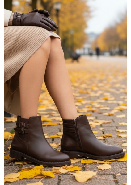 Alçak Taban Yandan Lastik ve Fermuarlı Çift Toka Detaylı Kadın Acı Kahve Bot Bootie fiyatları