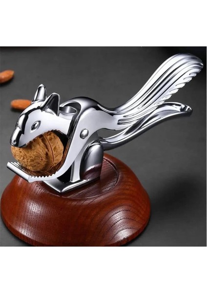 Sincap Şekilli Metal Ceviz ve Fındık Kıracağı Ergonomik Kaymaz Tabanlı Dayanıklı Pratik Kullanımlı Sert Kabuklu Yemiş Kırıcı Mutfak Aksesuarı