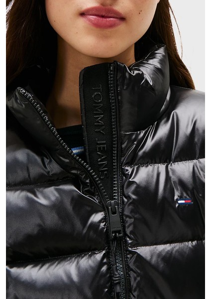 Kapitoneli Slim Fit Dik Yaka Su Itici Parlak Şişme Mont Bayan Mont DW0DW21618 Bds indirimleri