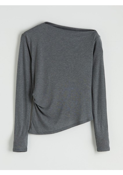 Yeni Sezon Kayık Yaka Büzgülü Bluz indirimleri