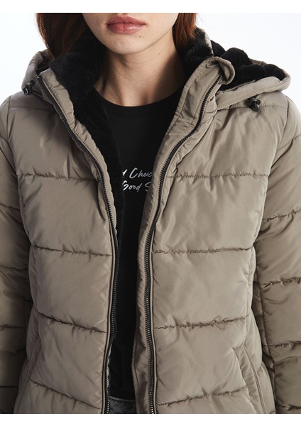 Yeni Sezon Kadın Kapüşonlu Düz Şişme Mont modelleri