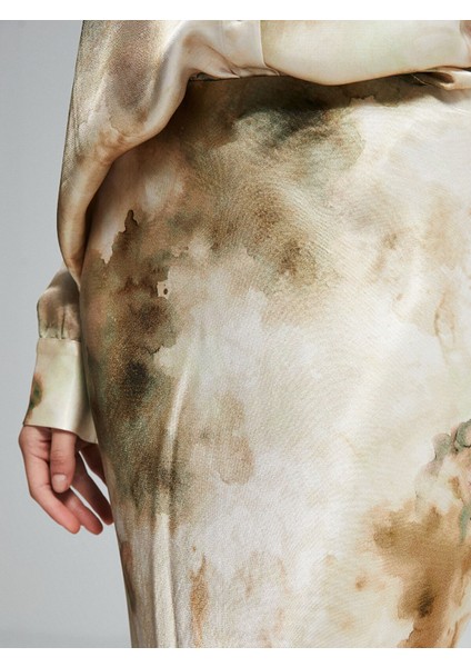 Yeni Sezon Standart Fit Desenli Saten Kadın Etek modelleri