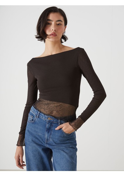 Yeni Sezon Kayık Yaka Dantel Detaylı Kadın Bluz