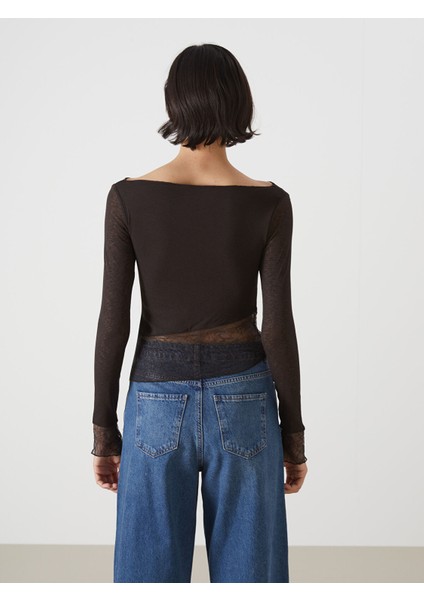 Yeni Sezon Kayık Yaka Dantel Detaylı Kadın Bluz fırsatları