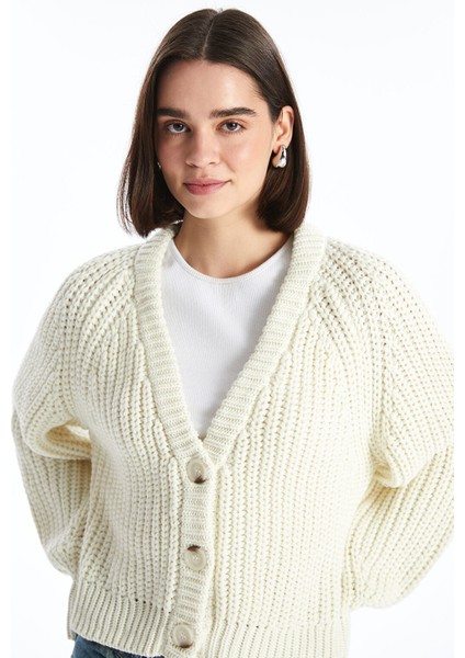 Yeni Sezon Bisiklet Yaka Kendinden Desenli Kadın Triko Hırka modelleri