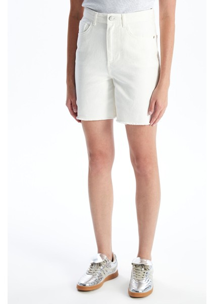 Yeni Sezon Bermuda Fit Kadın Jean Şort modelleri