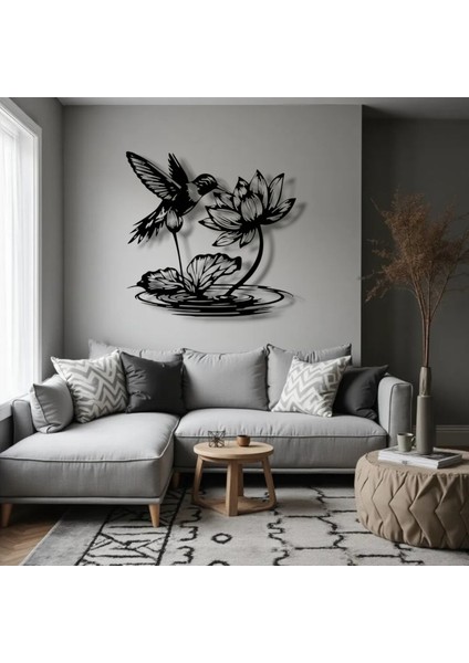 Lotus Çiçeği ve Sinek Kuşu Metal Duvar Dekoru – Zarafet ve Doğanın Uyumu fiyatları