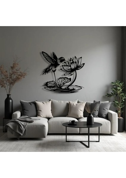Lotus Çiçeği ve Sinek Kuşu Metal Duvar Dekoru – Zarafet ve Doğanın Uyumu