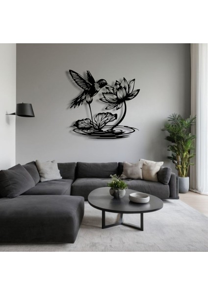 Lotus Çiçeği ve Sinek Kuşu Metal Duvar Dekoru – Zarafet ve Doğanın Uyumu