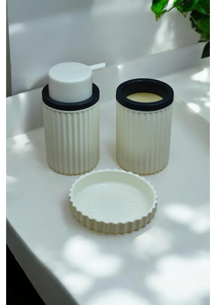 Parça Sert Plastik Seti/sıvı Sabunluk, Diş Fırçalık ve Katı Sabunluk-Krem