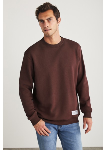 TRAVIS Erkek Organik Kumaşlı Yumuşacık Regular Fit Yuvarlak Yakalı Koyu Kahverengi Sweatshirt