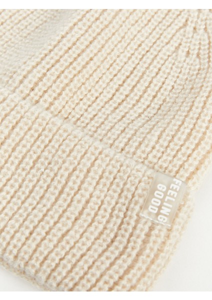 Yeni Sezon Basic Kadın Bere indirimleri