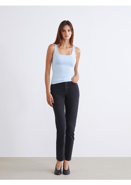 Yeni Sezon Kare Yaka Kadın Atlet 2'li fırsatları