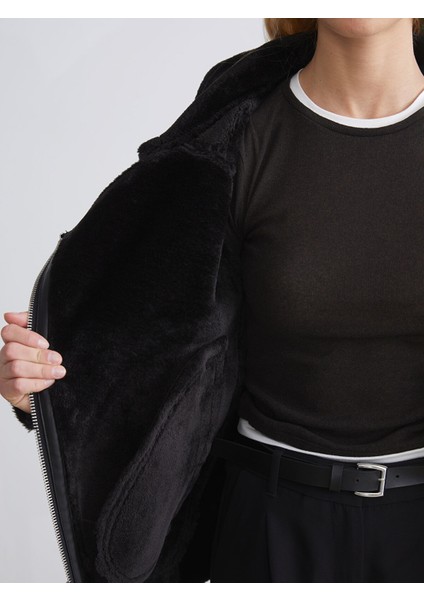 Yeni Sezon Pelüş Biker Yaka Kadın Deri Görünümlü Mont fırsatları