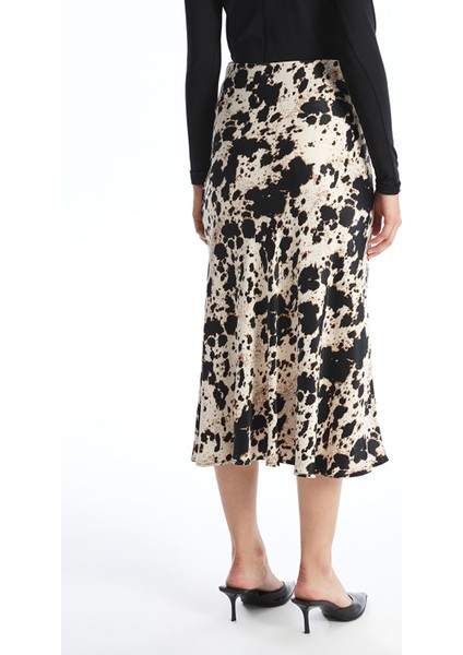 Yeni Sezon Standart Fit Desenli Kadın Etek fırsatları