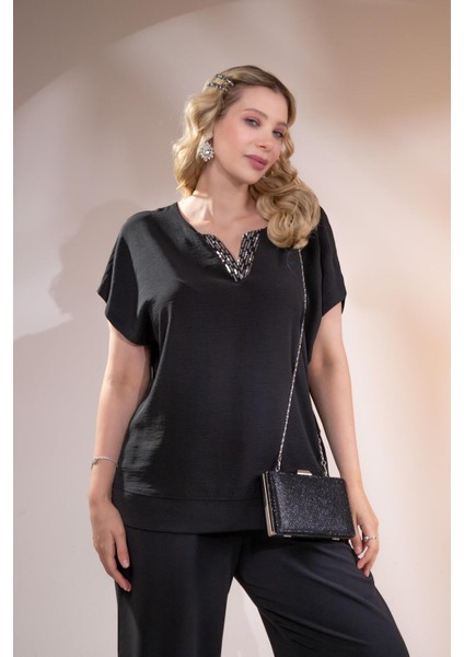 Kadın Büyük Beden Yaka Pul Payetli Siyah Bluz