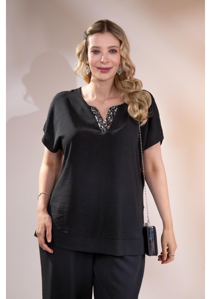 Kadın Büyük Beden Yaka Pul Payetli Siyah Bluz fiyatları