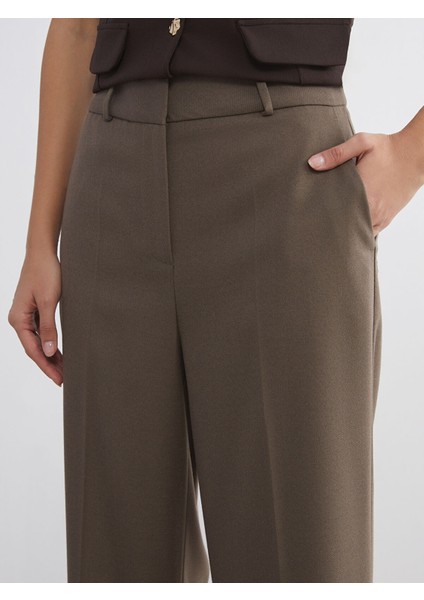 Yeni Sezon Standart Fit Geniş Paça Kadın Pantolon modelleri