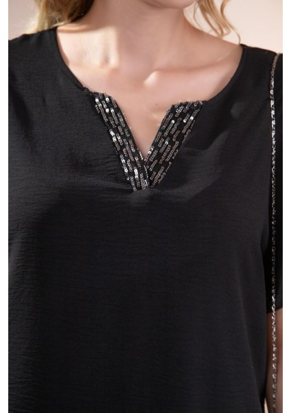 Kadın Büyük Beden Yaka Pul Payetli Siyah Bluz modelleri