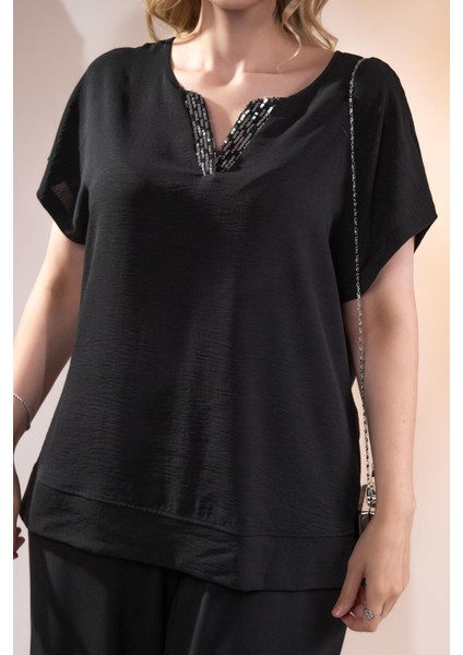 Kadın Büyük Beden Yaka Pul Payetli Siyah Bluz