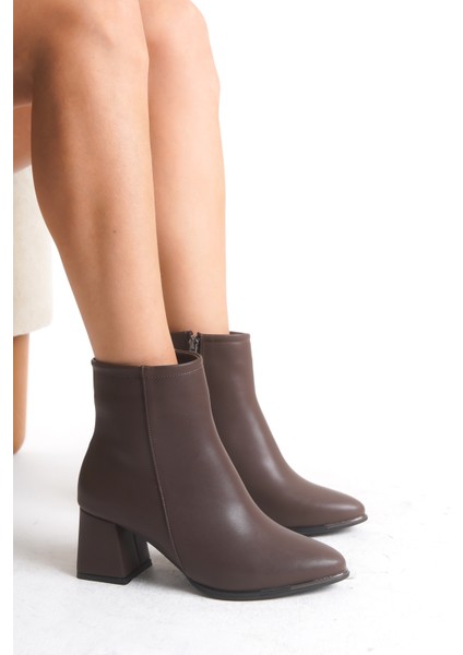 Sivri Burunlu Deri Görünümlü Cilt Acı Kahve Önü Metal Detaylı Fermuarlı Kısa Sade Klasik Bot Bootie fiyatları