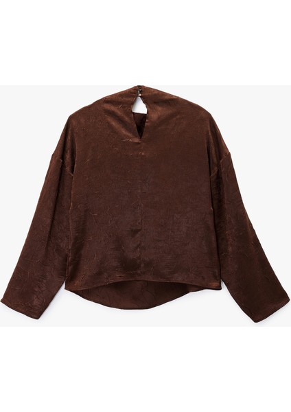 Metal Aksesuarlı Asimetrik Yaka Uzun Kollu Dokulu Saten Bluz fiyatları