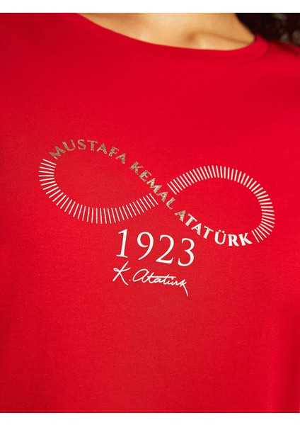 Yeni Sezon Bisiklet Yaka Atatürk Baskılı Kadın Tişört indirimleri