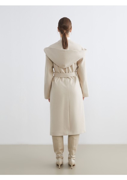 Yeni Sezon Kapüşonlu Kadın Kaşe Kaban indirimleri