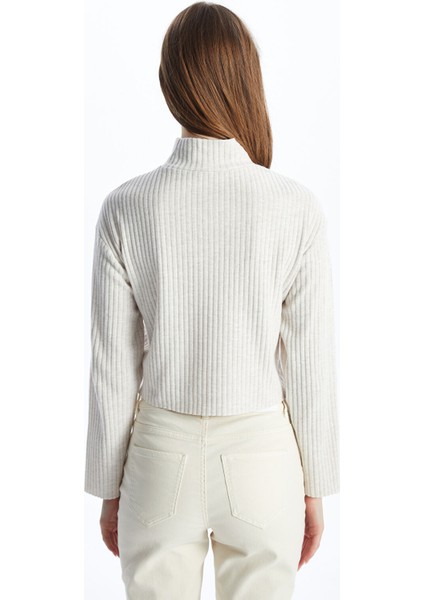 Yeni Sezon Dik Yaka Dokulu Oversize Kadın Tişört fırsatları