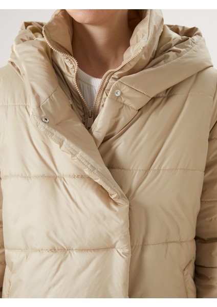 Yeni Sezon Kapüşonlu Kadın Şişme Mont modelleri