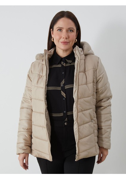 Yeni Sezon Kapüşonlu Kadın Şişme Mont fiyatları