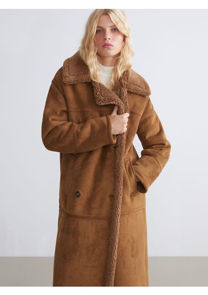 Yeni Sezon Kürklü Yaka Kadın Süet Kaban fiyatları